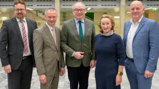 v.l.n.r. Zahrhuber Andreas (Marketingleiter Fröling), Denk Manfred (Bundesinnungsmeister Sanitär), Pernkopf Stephan LHstv.NÖ, Berger Elisabeth (VÖK GF), Weinwurm Helmut (Vorstand Bosch, VÖK)