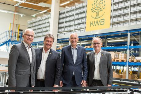 v.l.n.r.) Johann Seitinger (Steirischer Landesrat für Land- und Forstwirtschaft), Peter Daniell Porsche (Mehrheitseigentümer KWB), Christian Rakos (Präsident der World Bioenergy Association) und Helmut Matschnig (Geschäftsführer KWB) 