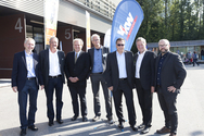 Erfreut über das Interesse: (v. l.): Quido Salzmann und Frank Widmann (illwerke vkw), Eckart Drössler und Wilhelm Schlader (Energieinstitut Vbg), illwerke-vkw-Vorst. Helmut Mennel, Umwelt-LR Erich Schwärzler und Christian Vögel (Land Vbg.)