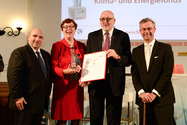 v.l.n.r.: David Ungar-Klein, Create Connections; Theresia Vogel, Klima- und Energiefonds; Andreas Matthä, ÖBB-Holding; Bundesminister Norbert Hofer: 