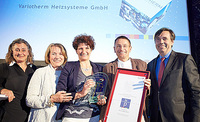 (v.l.n.r.): Monika Strasser (GF Knewledge Initiative), Sonja Zwazl (Präsidentin der WNO, Eva Demuth und Alexander Watzek (beide Variotherm), Matthias Tschirf, BMWFW.